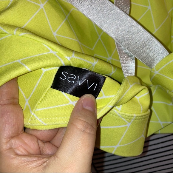 SAVVI Fit Geo Sports Bra | Size medium - Picture 7 of 8